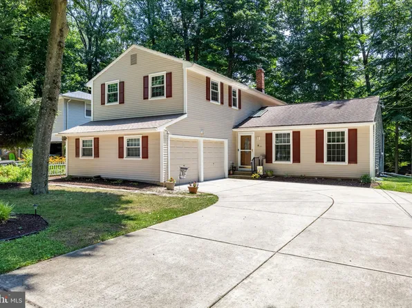 11 Elbow Ln, Cherry Hill, NJ 08003