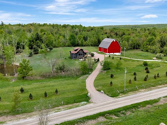 3rd image of 2965 Centre Line Rd