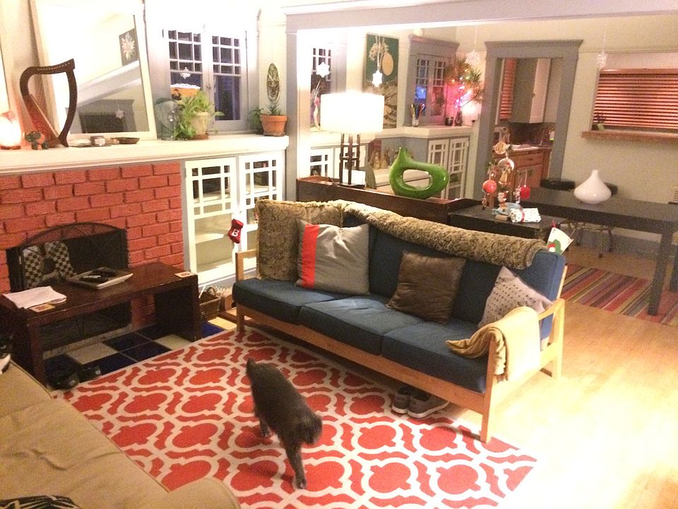 2nd image of 220 N 3rd Ave