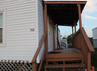 717 7th St, San Leon, TX 77539