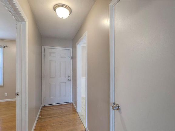 5th image of 5005 S Woodside Ave