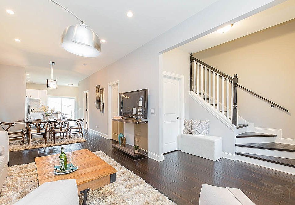 1st image of 2834 N Maplewood Ave