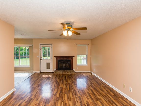 2nd image of 571 Matthew Ct