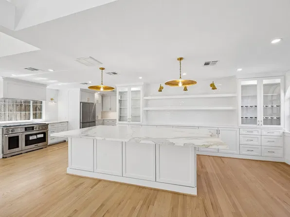 4115 Bissonnet St, Houston, TX 77005