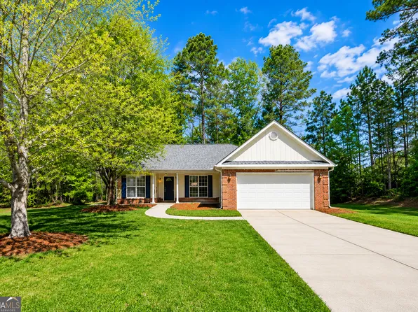 396 E Sycamore Dr, Winder, GA 30680