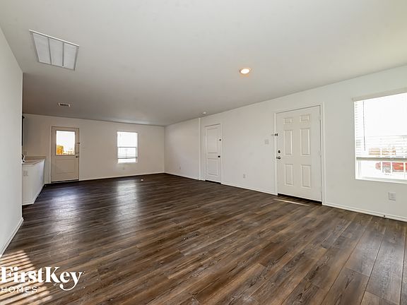 3rd image of 5815 Grindstone Dr