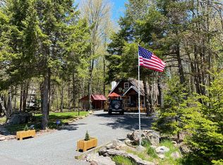 323 N Arrow Dr, Pocono Lake, PA 18347