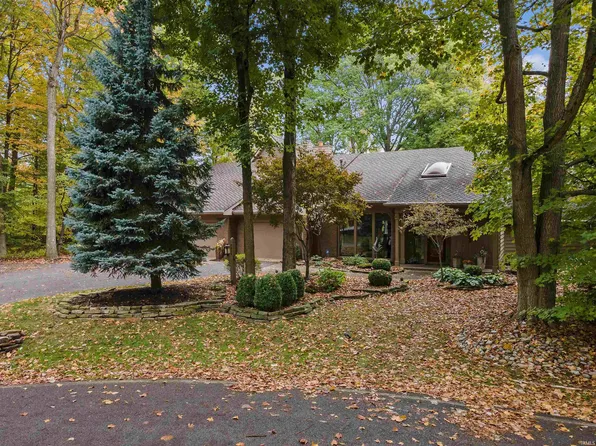 3025 Foxchase Run, Fort Wayne, IN 46825