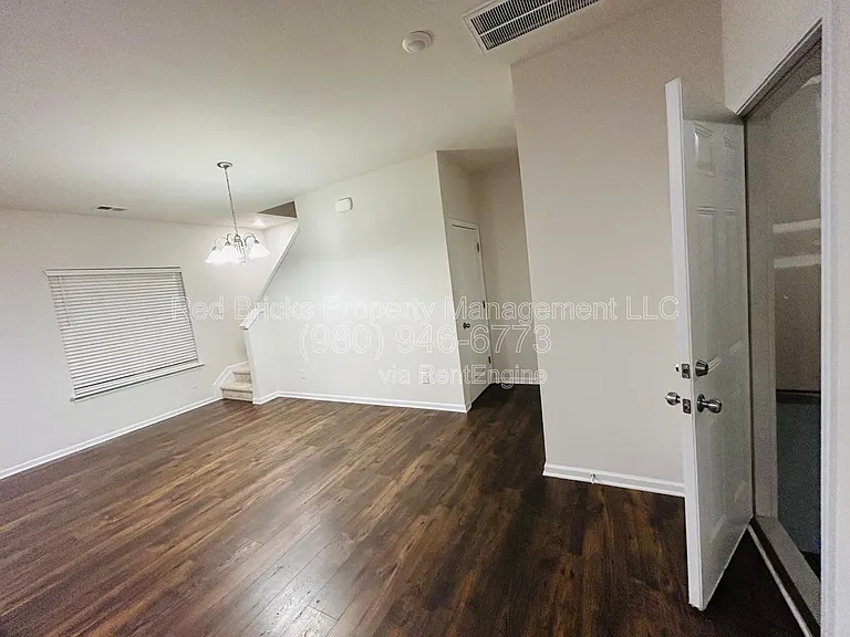 9315 Grand Valley Dr — Photo 8