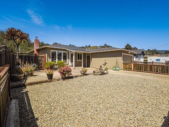 2nd image of 1390 Solano Dr