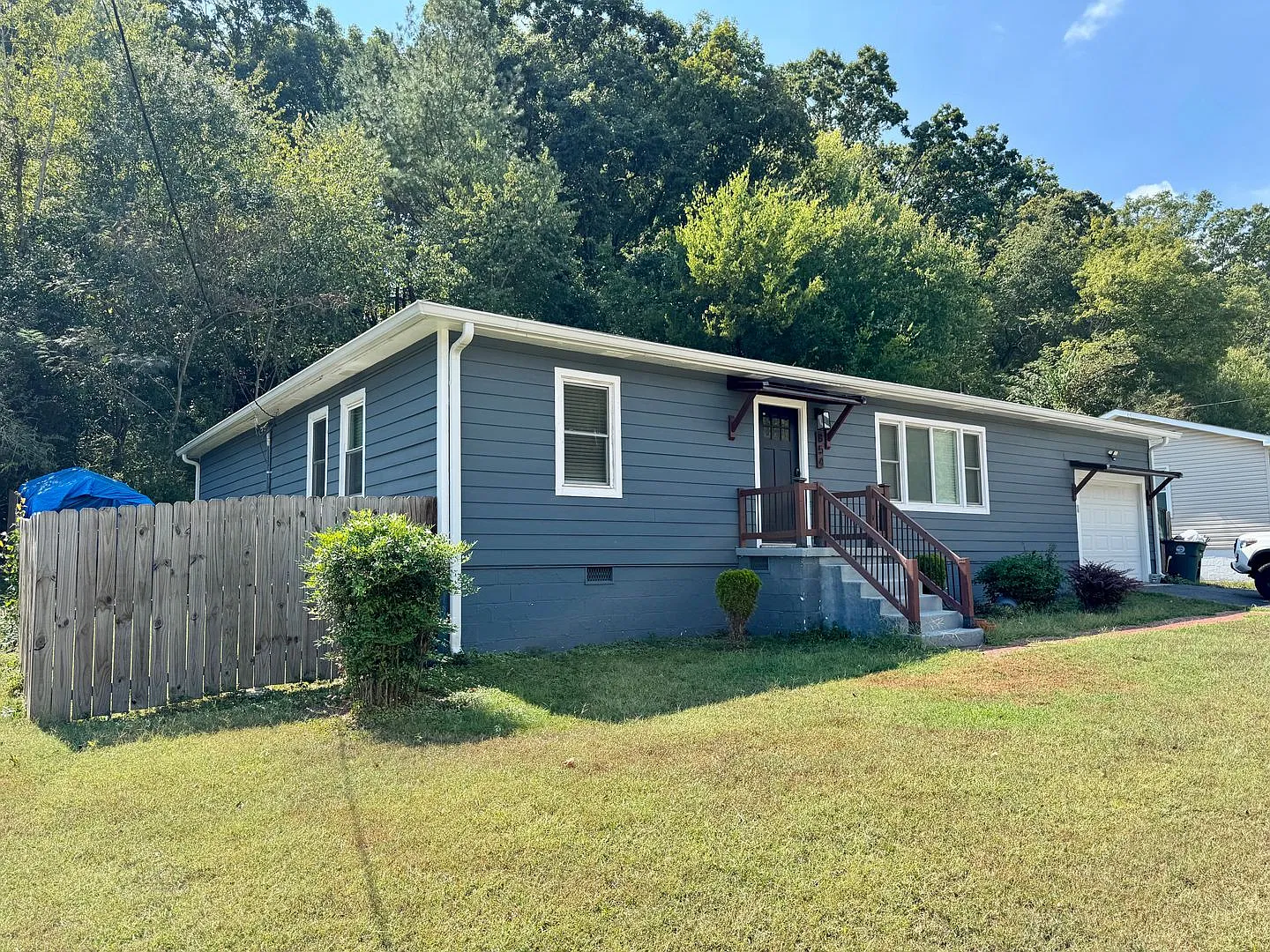 854 Lupton Dr. - Furnished Mid/Long Term 3 bed/3 bath Rental Home in Red Bank! $3,600/mo. | Utili... — Photo 2