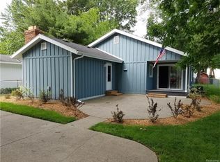 2611 20th Ave, Port Huron, MI 48060