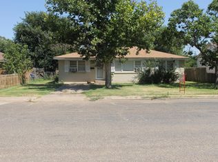 714 N Maxwell Ave, Tulia, TX 79088