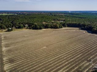 5 Segrest Rd, Milton, FL 32571