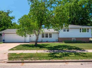 2002 Frontenac Ave, Stevens Point, WI 54481