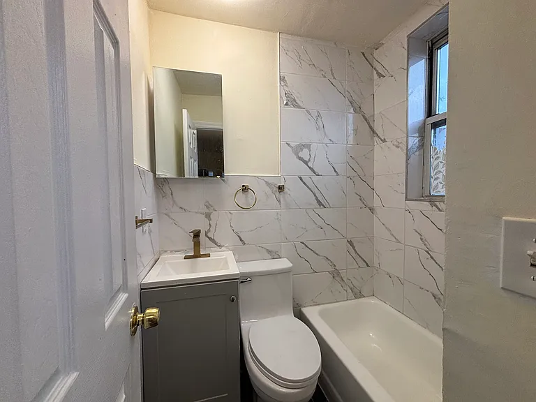 214 64th St #5 — Photo 2