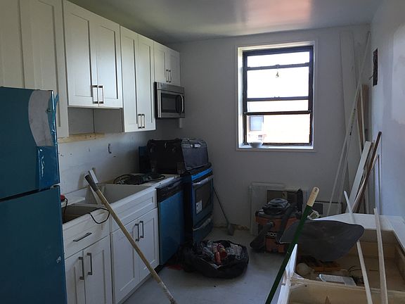 3rd image of 13915 83rd Ave #7