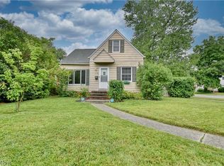 491 E 326th St, Willowick, OH 44095