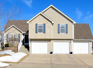 1512 NW 78th St, Kansas City, MO 64118