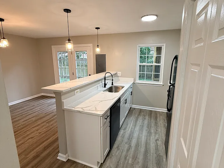 755 Huntly Dr — Photo 13