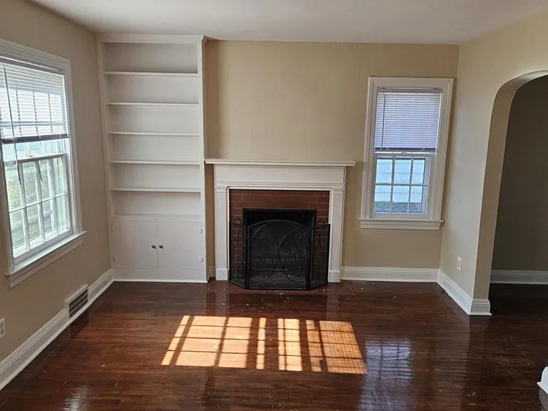 3907 Springhill Rd — Photo 2