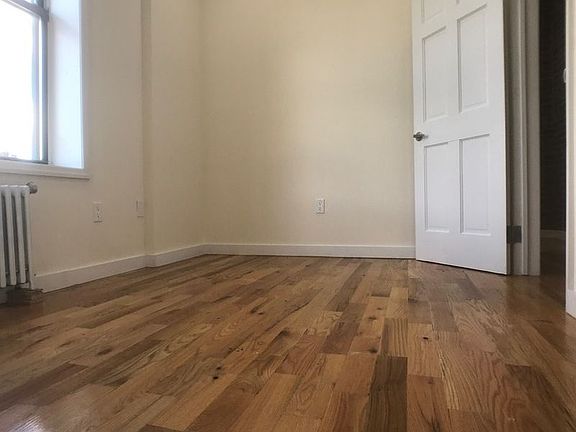 4th image of 110 Saint Marks Pl APT 20