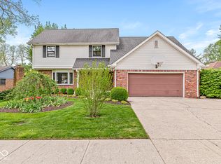 320 Thornberry Dr, Carmel, IN