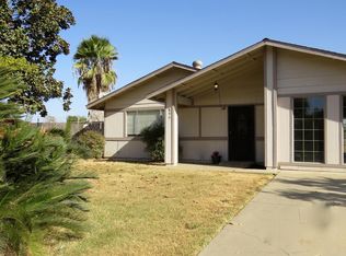 846 E Front St, Farmersville, CA 93223