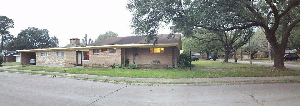 1st image of 2412 Gardenia St