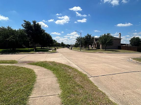 5th image of 1253 Tall Grass Dr