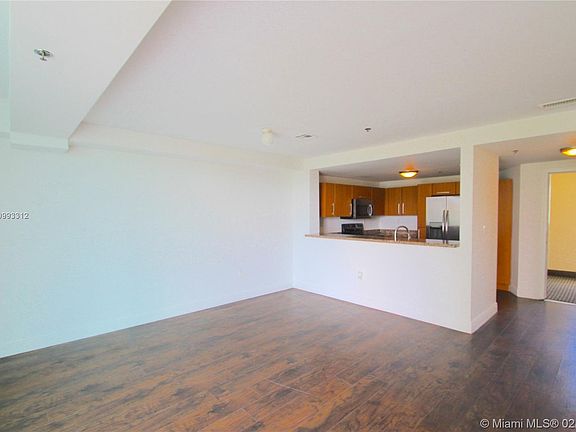 5th image of 6365 Indian Creek Dr #404