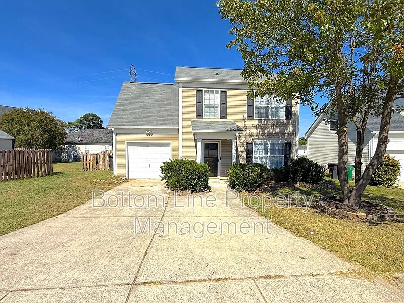 3 bed, 2.0 bath, 1445 sqft, $2,000 — Photo 1