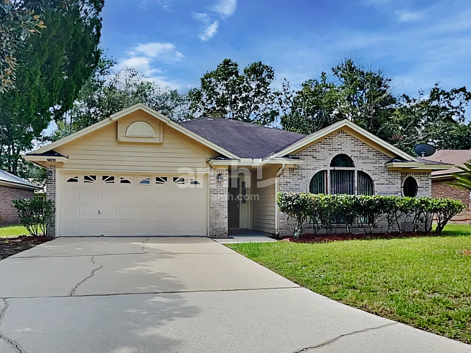 7568 Deer Cove Ln