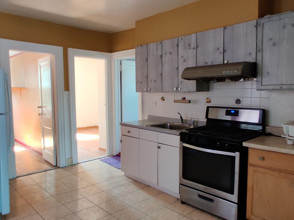 1st image of 824 College Point Blvd #2