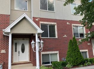 7218 W 83rd St, Bridgeview, IL 60455