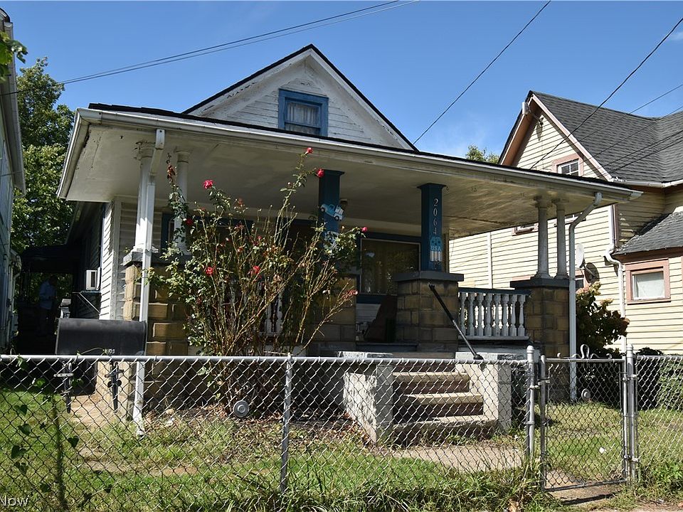 1st image of 2064 W 44th St