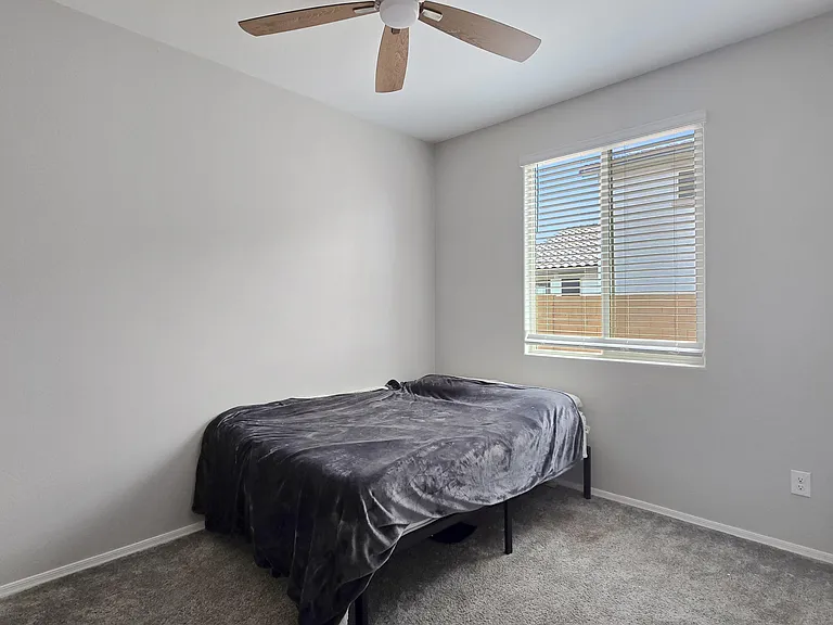 18572 W Cottontail Ln — Photo 11