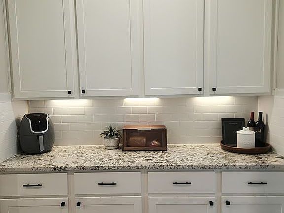 4th image of 100 Hunters Hill Way