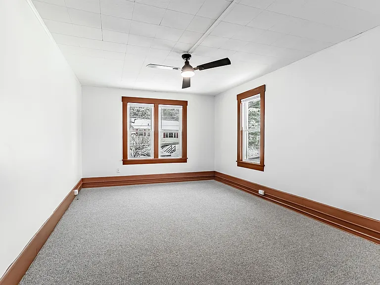 496 Dorsey Ave — Photo 110