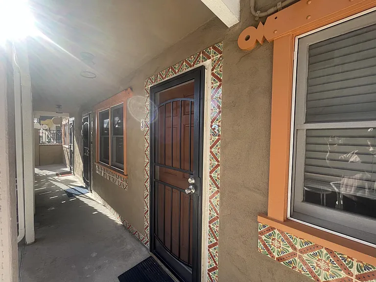 2340 Jefferson St — Photo 8