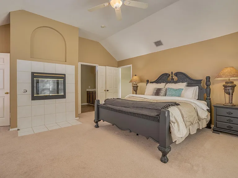 7501 Armstrong Ln — Photo 5