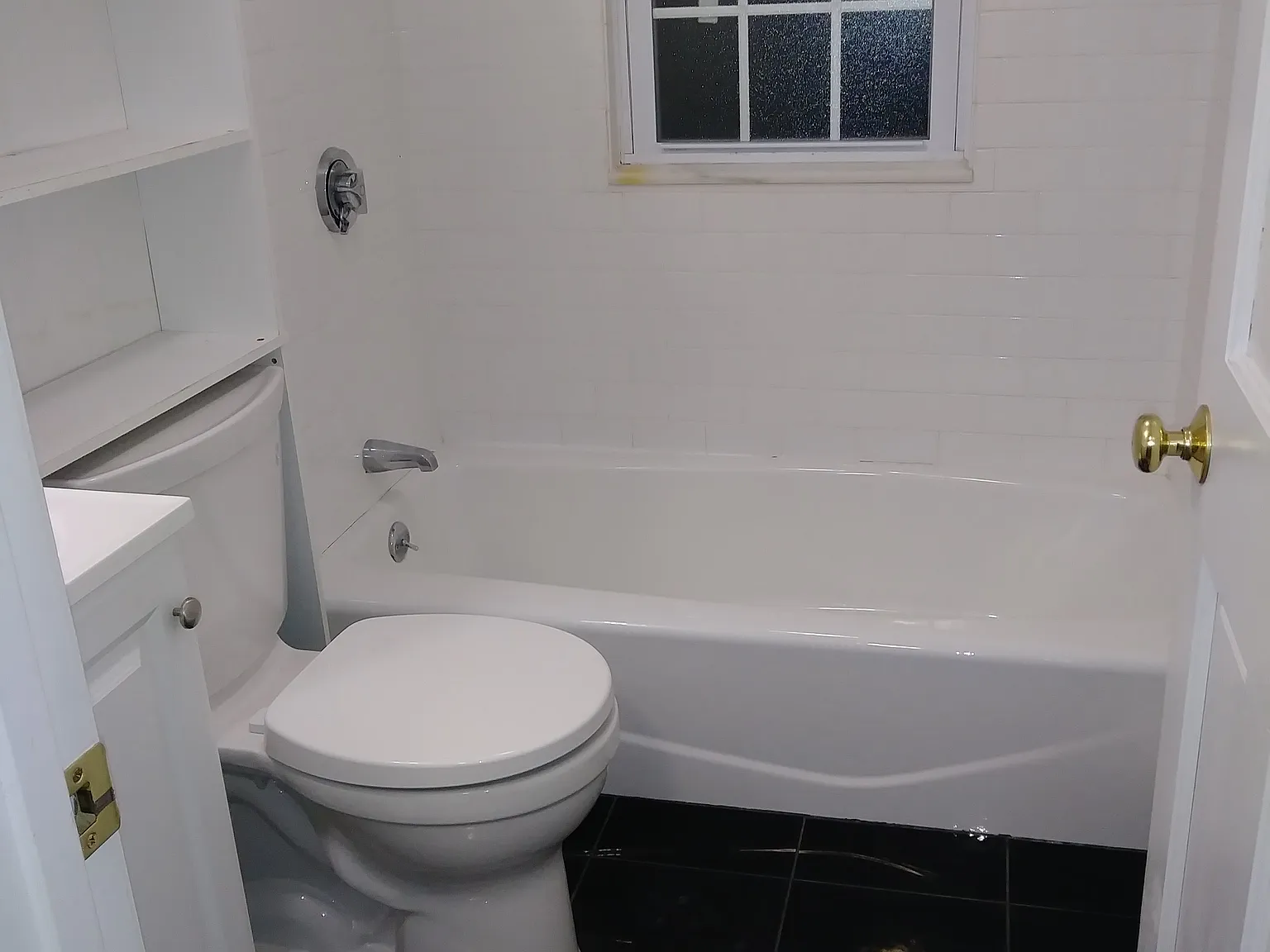 3 bed, 900 sqft, $2,900 — Photo 4