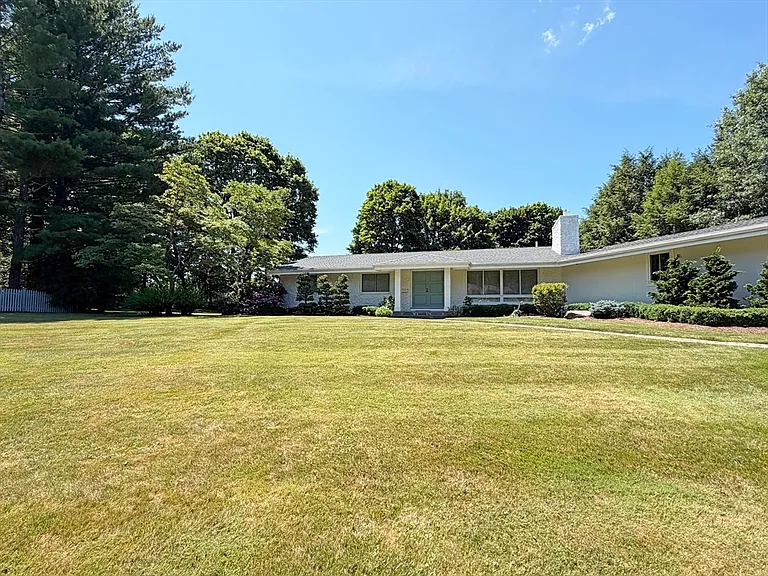 37 Stephen Pl — Photo 4