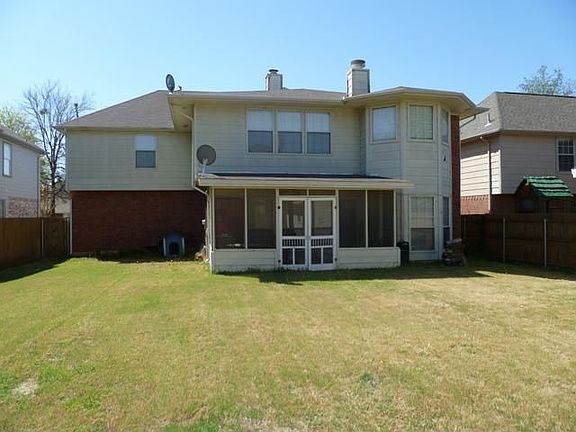 2nd image of 800 Paisley Dr