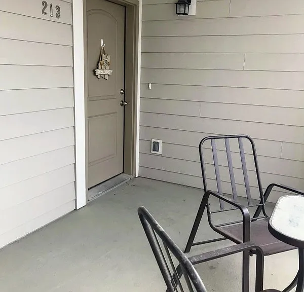 213 W Ridge Rd — Photo 5