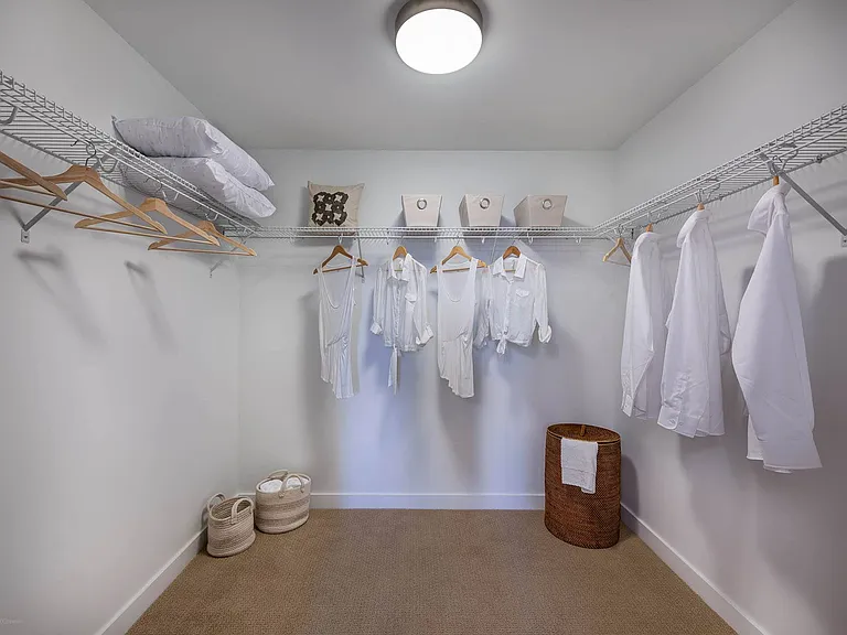 Large Walk-in & Walk-Through Closets