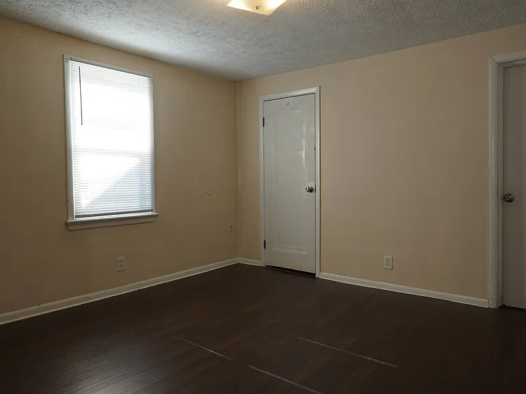 12506 Corlett Ave — Photo 9
