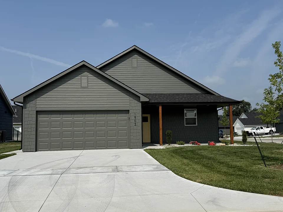 1903 E Sutton Ct