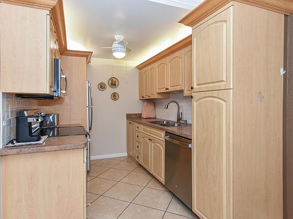 5th image of 1022 Newport H #1022