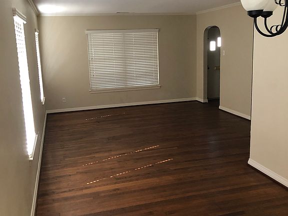 Living Room on the 4403 side